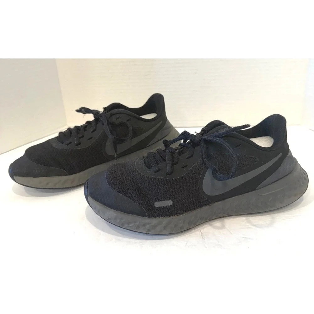 Nike Revolution‎ 5 Black BQ5671-001 Running Sneaker Shoes Kids 4.5Y